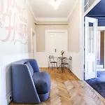 Autor Bed and Breakfast