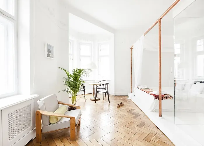 Nocleg ze śniadaniem Autor