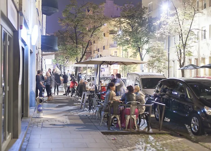 Autor Nocleg ze śniadaniem 4*